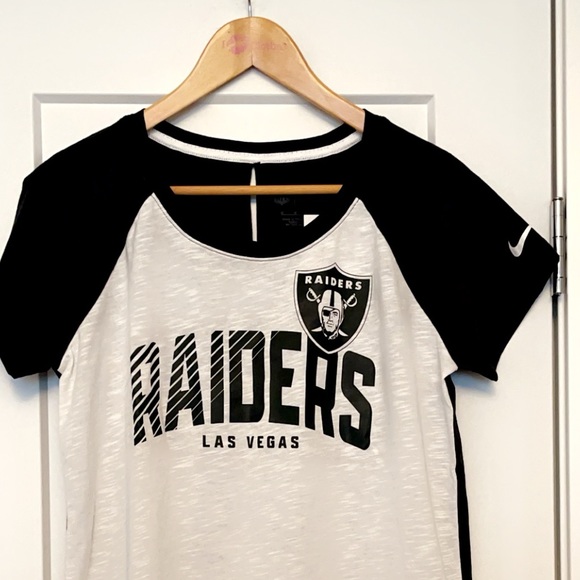 Sold- Nike Raiders T - Shirt 🏈 - Picture 4 of 6